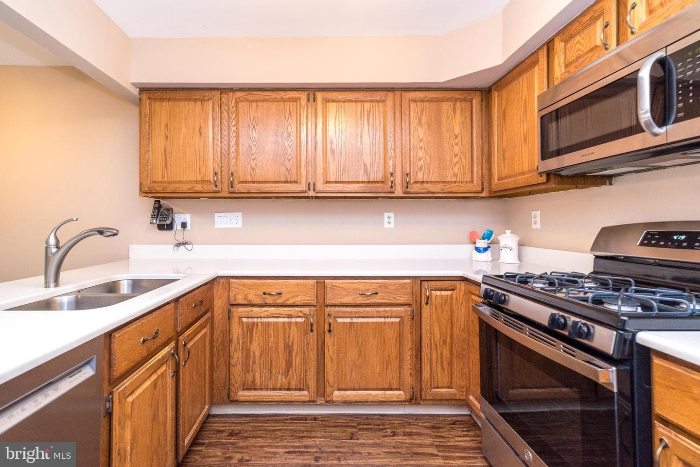 1408 Bronte Court photo 23