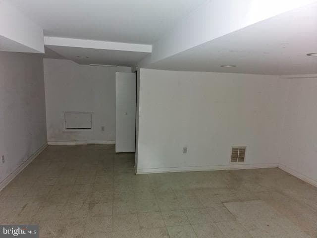 8128 Cedar photo 13