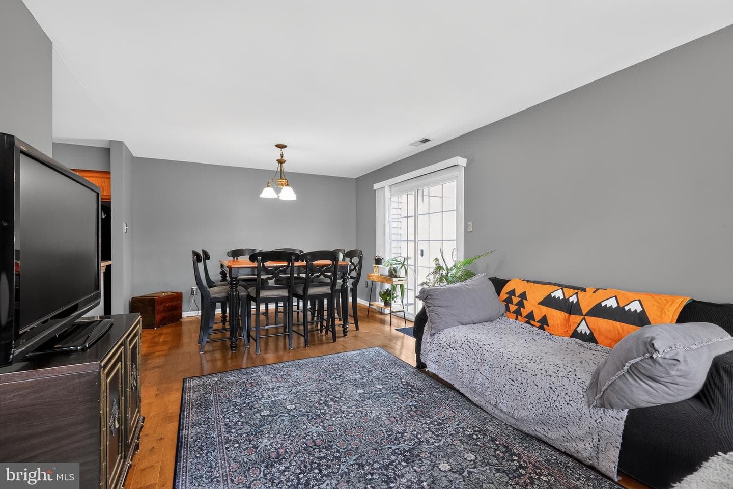 474 Stoneglen Street photo 7