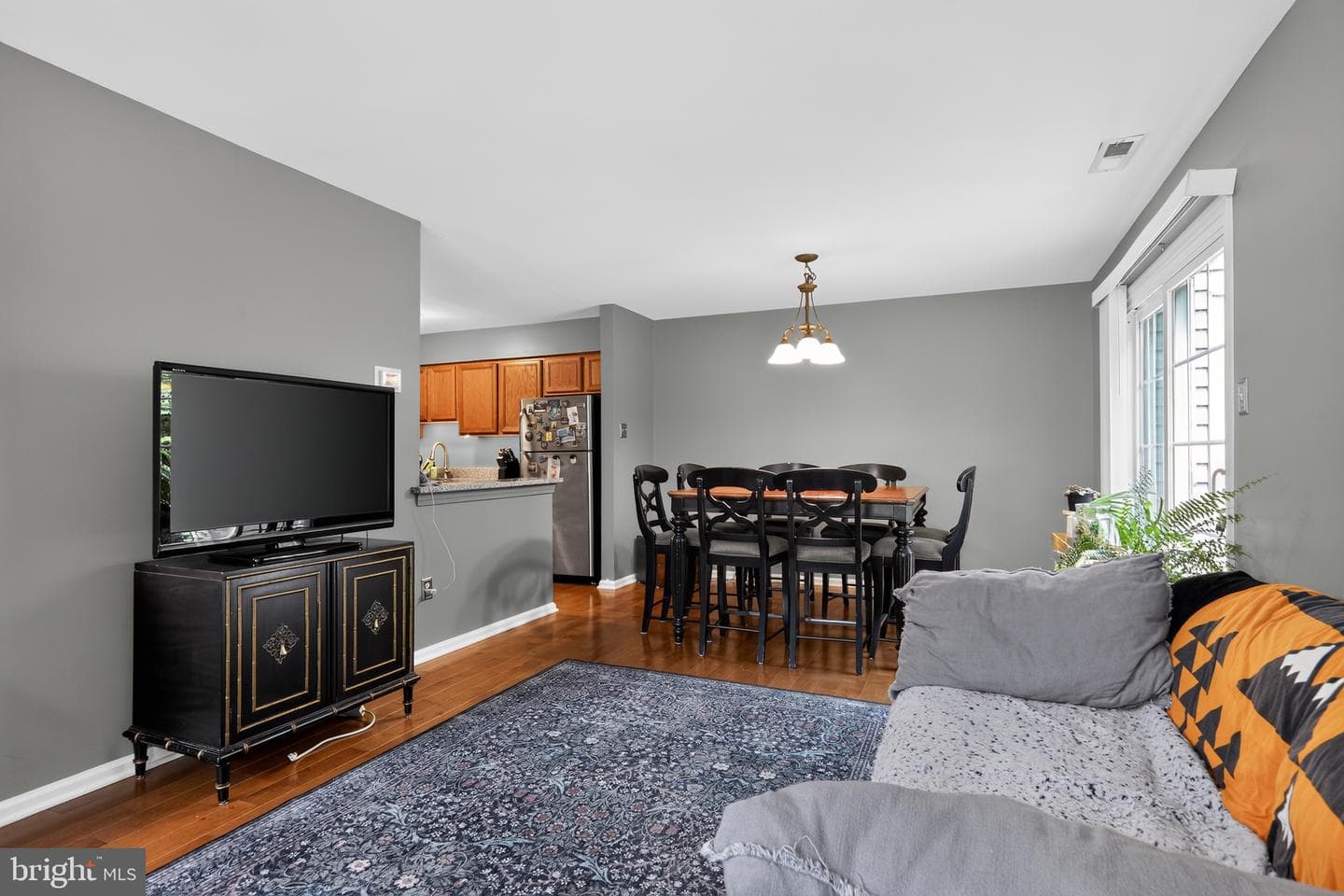 474 Stoneglen Street photo 8