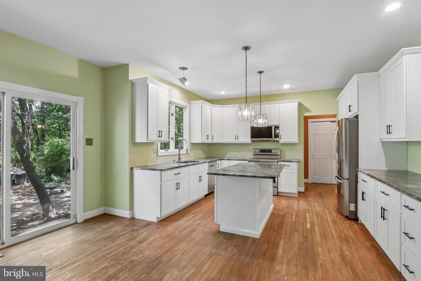 111 Manor Drive photo 26