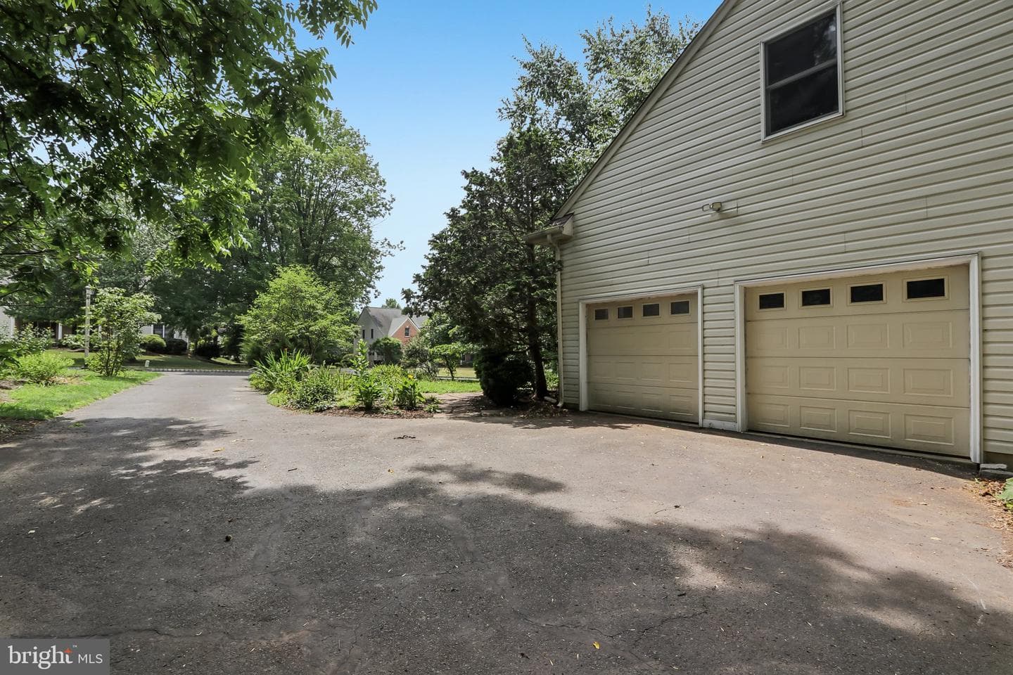 111 Manor Drive photo 9