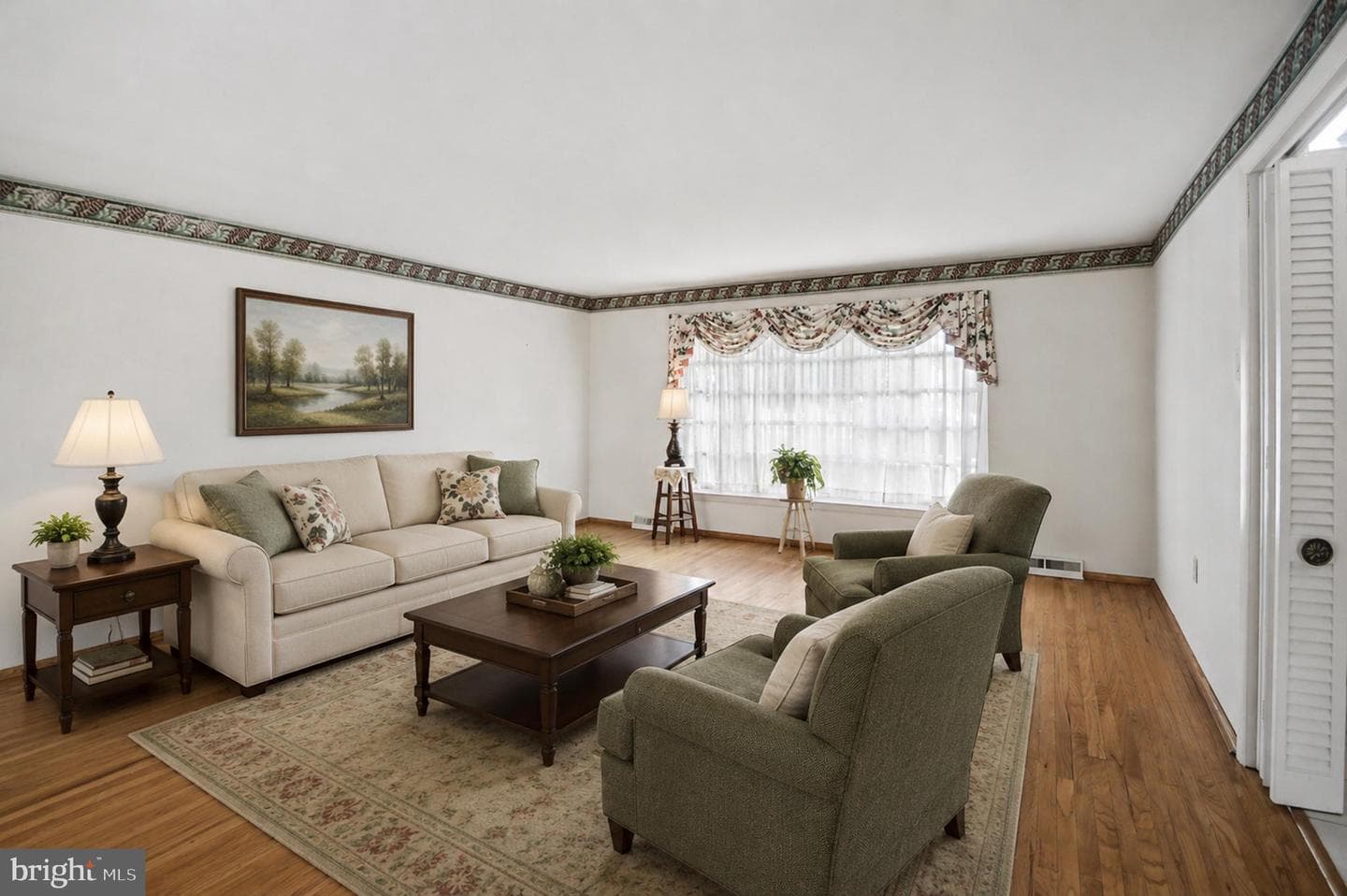 10 E Summit Avenue photo 12