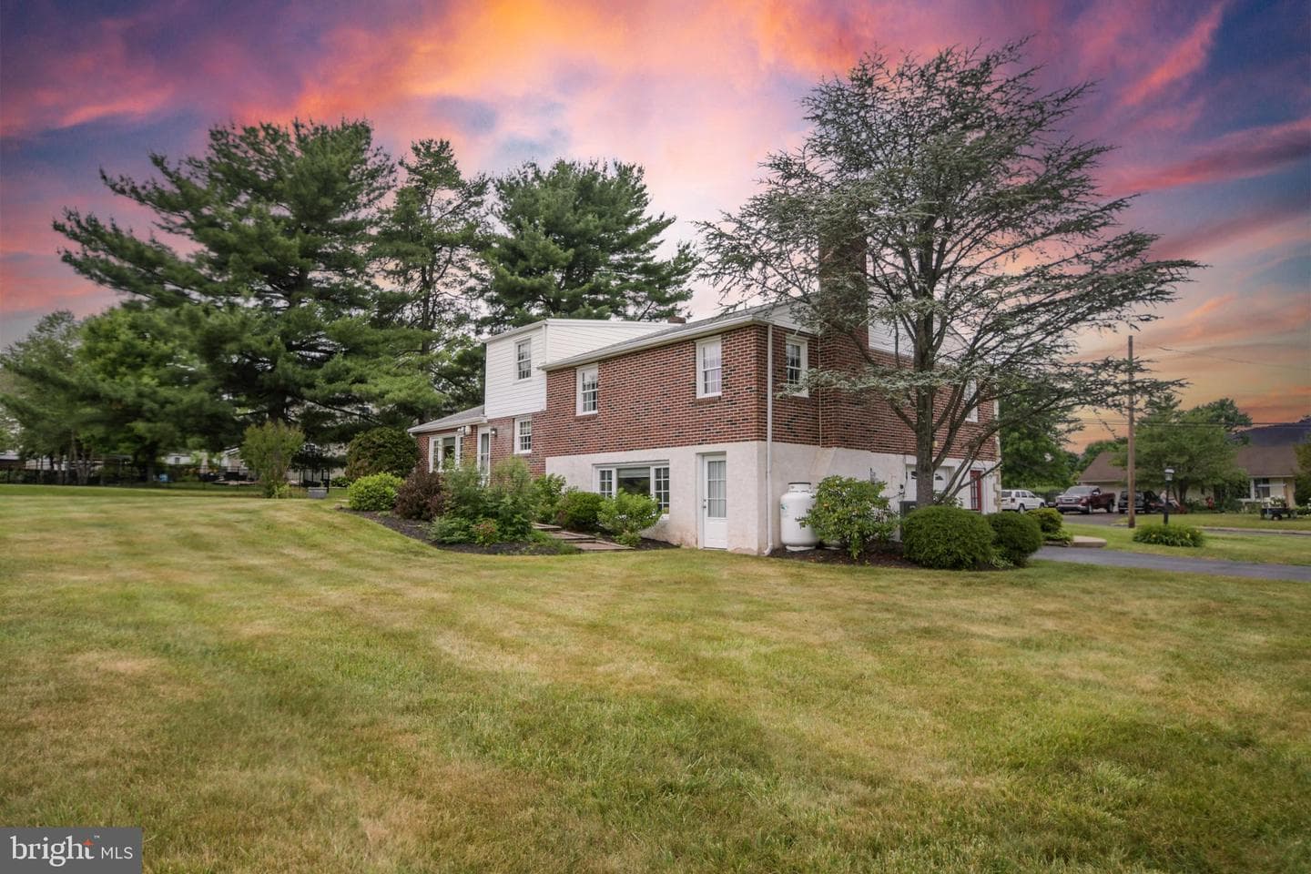 10 E Summit Avenue photo 5