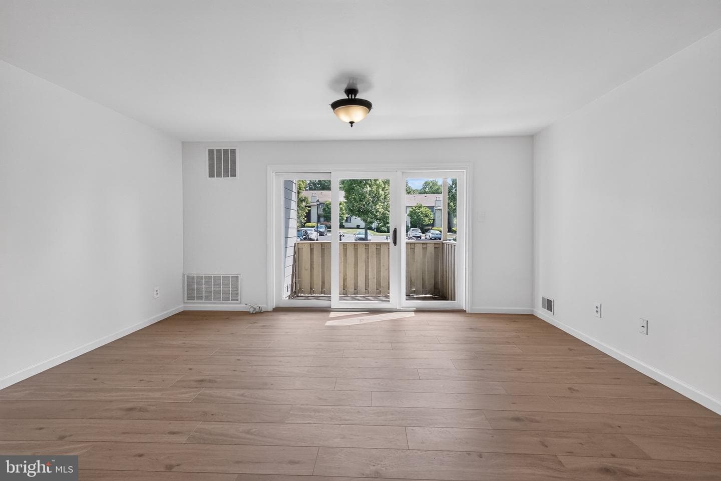 1313 Morris Court photo 6