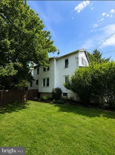 2260 W Walnut Street photo 3