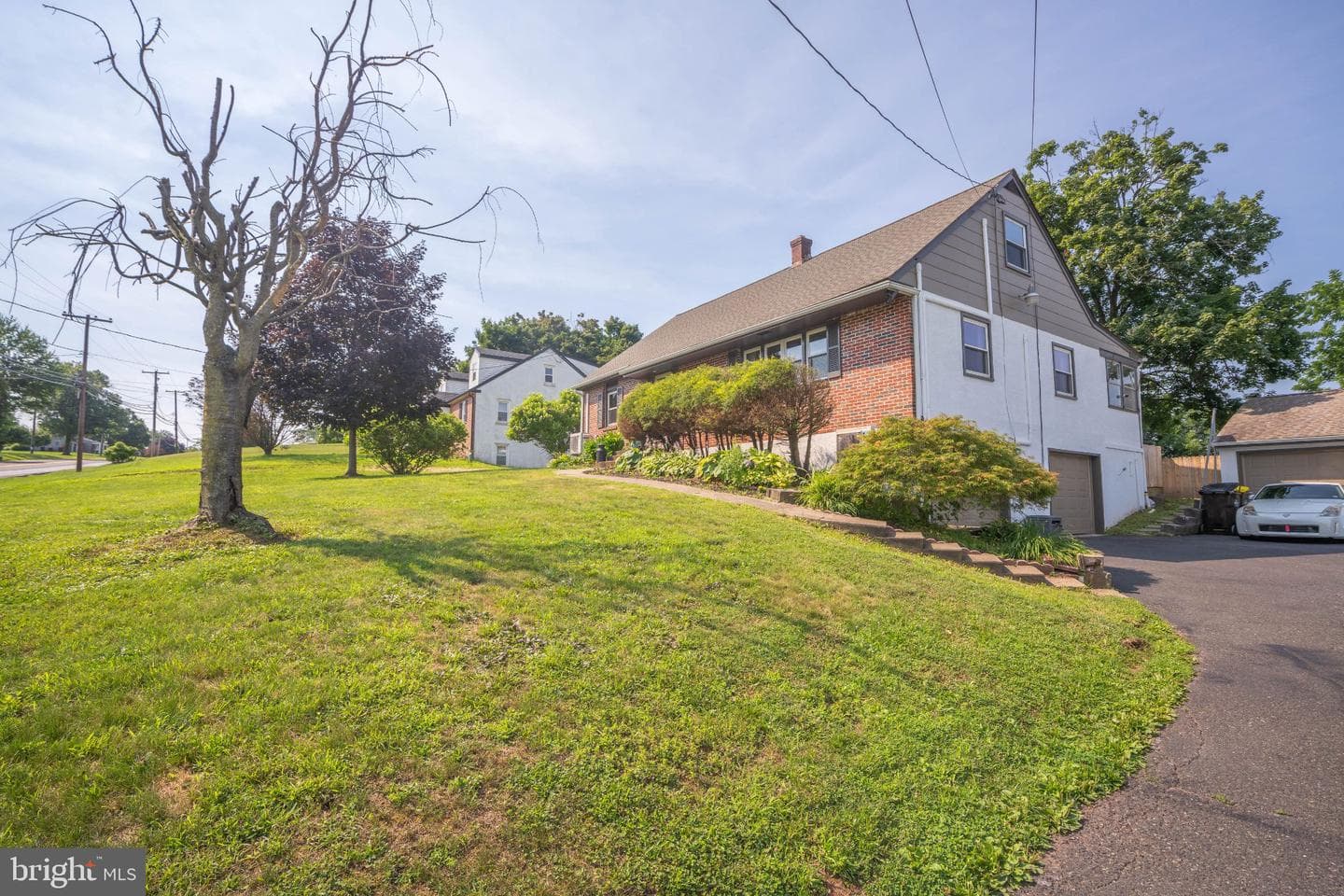 882 Allentown photo 4