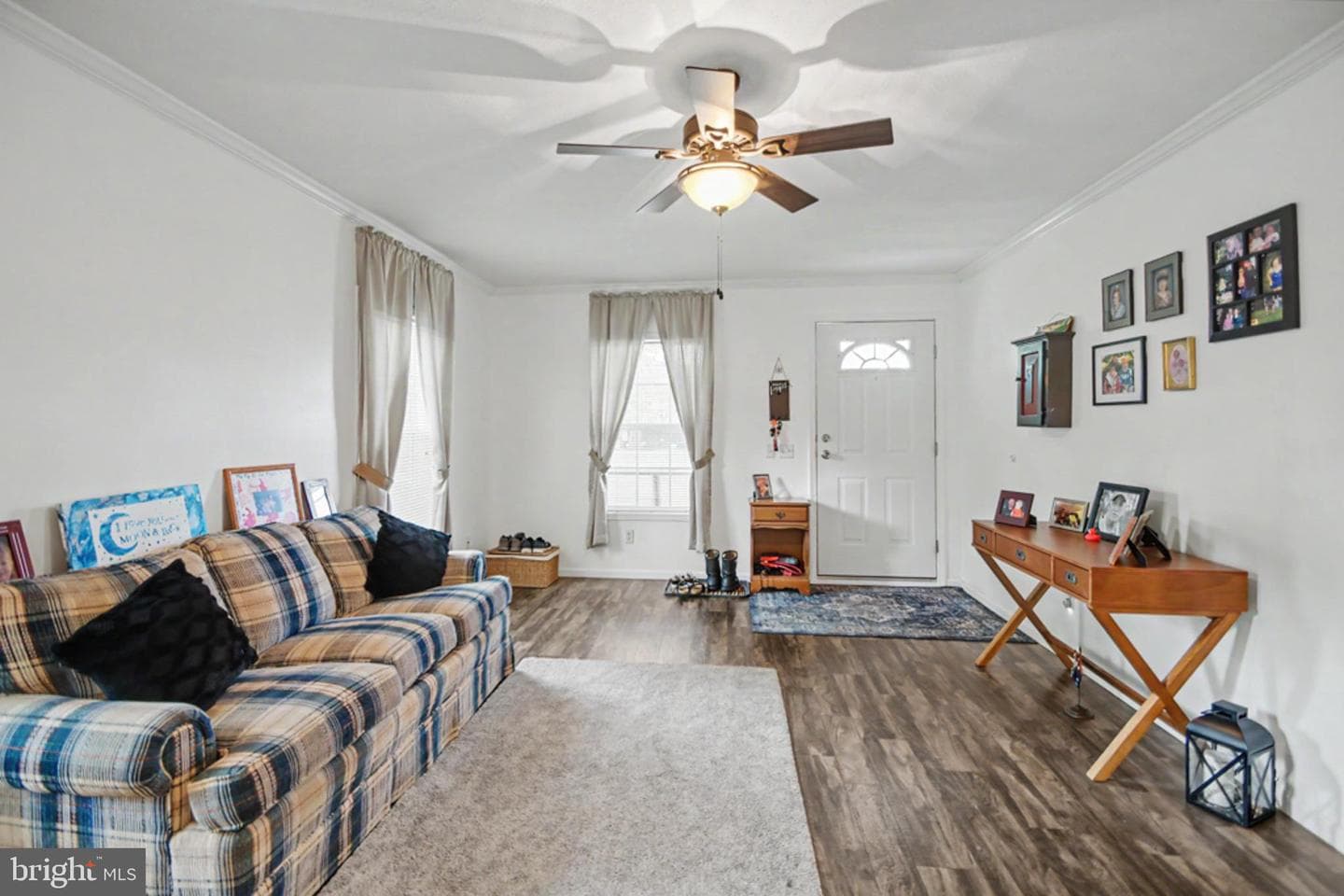 605 Willow Drive photo 3