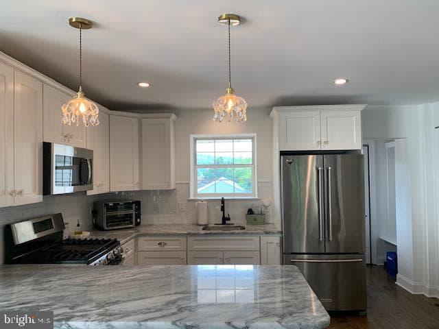 423 E Tenth Avenue photo 11