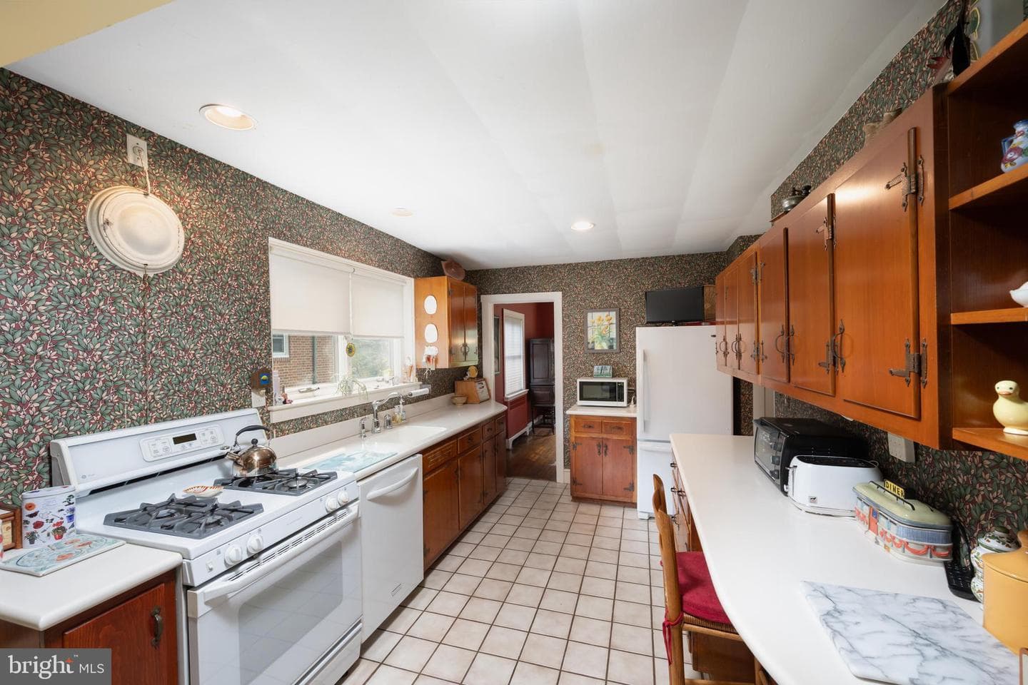 409 E Waverly Road photo 17