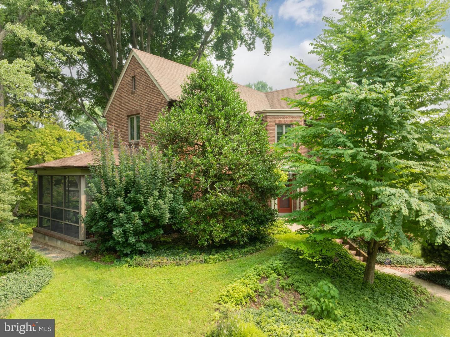 409 E Waverly Road photo 36