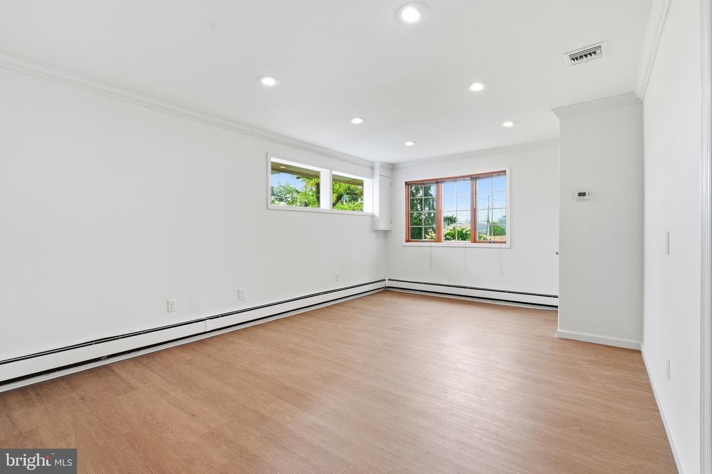 707 Forrest Avenue photo 36