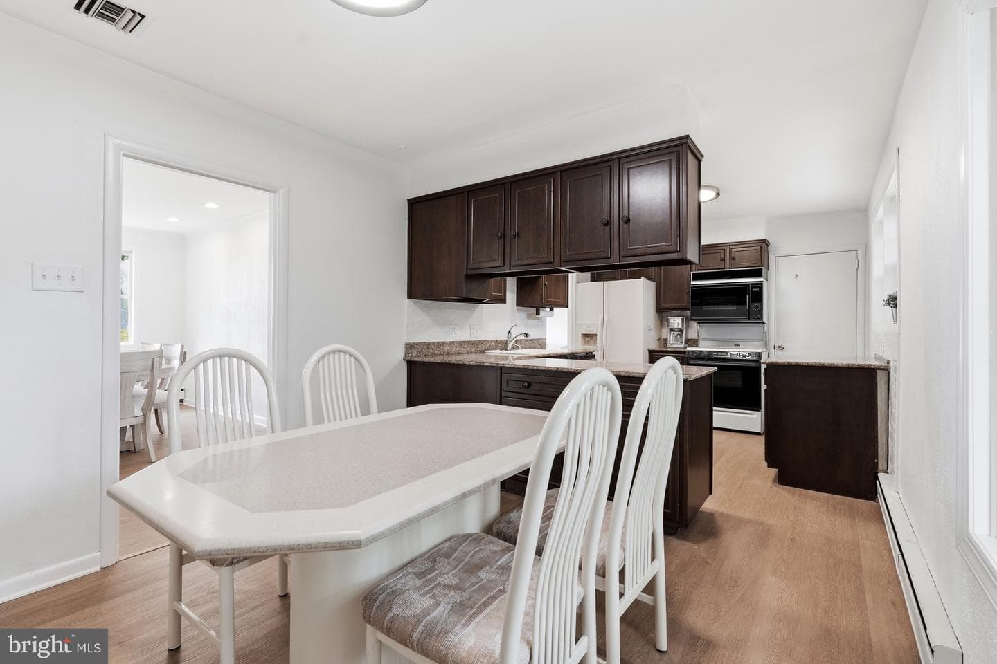 707 Forrest Avenue photo 40