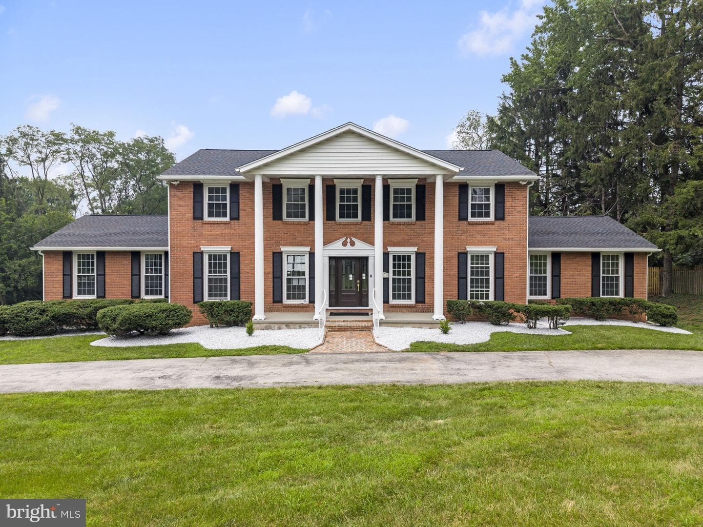 1215 Club House Road, Gladwyne