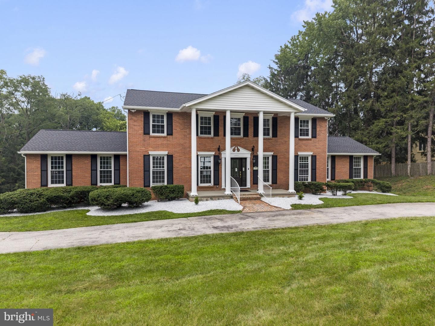 1215 Club House Road, Gladwyne