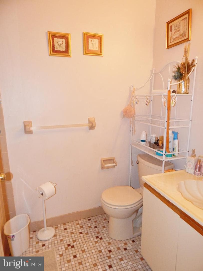 128 Runner St photo 9