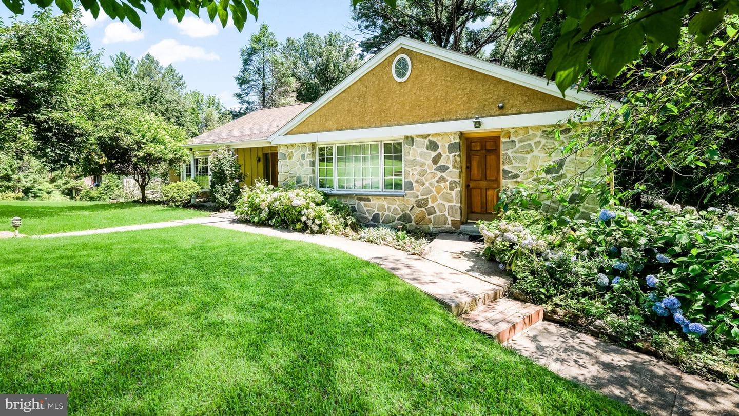 351 Hidden River Road, Penn Valley