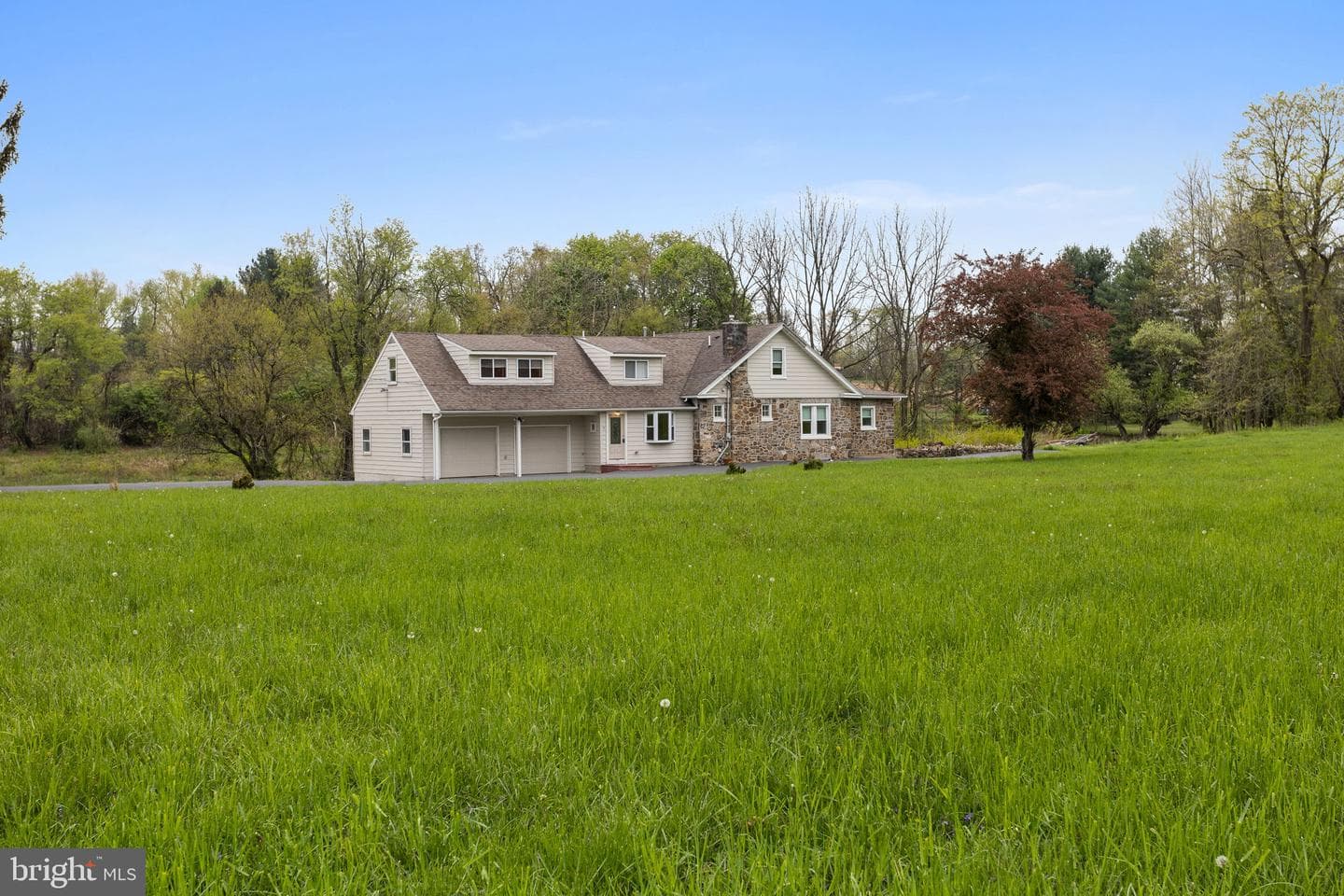 1790 Friedensville Road photo 3