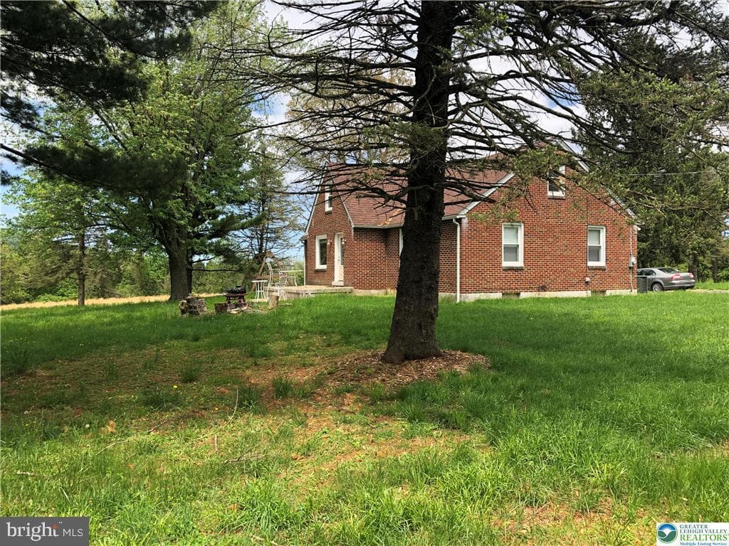 1931 Meadows Road photo 3