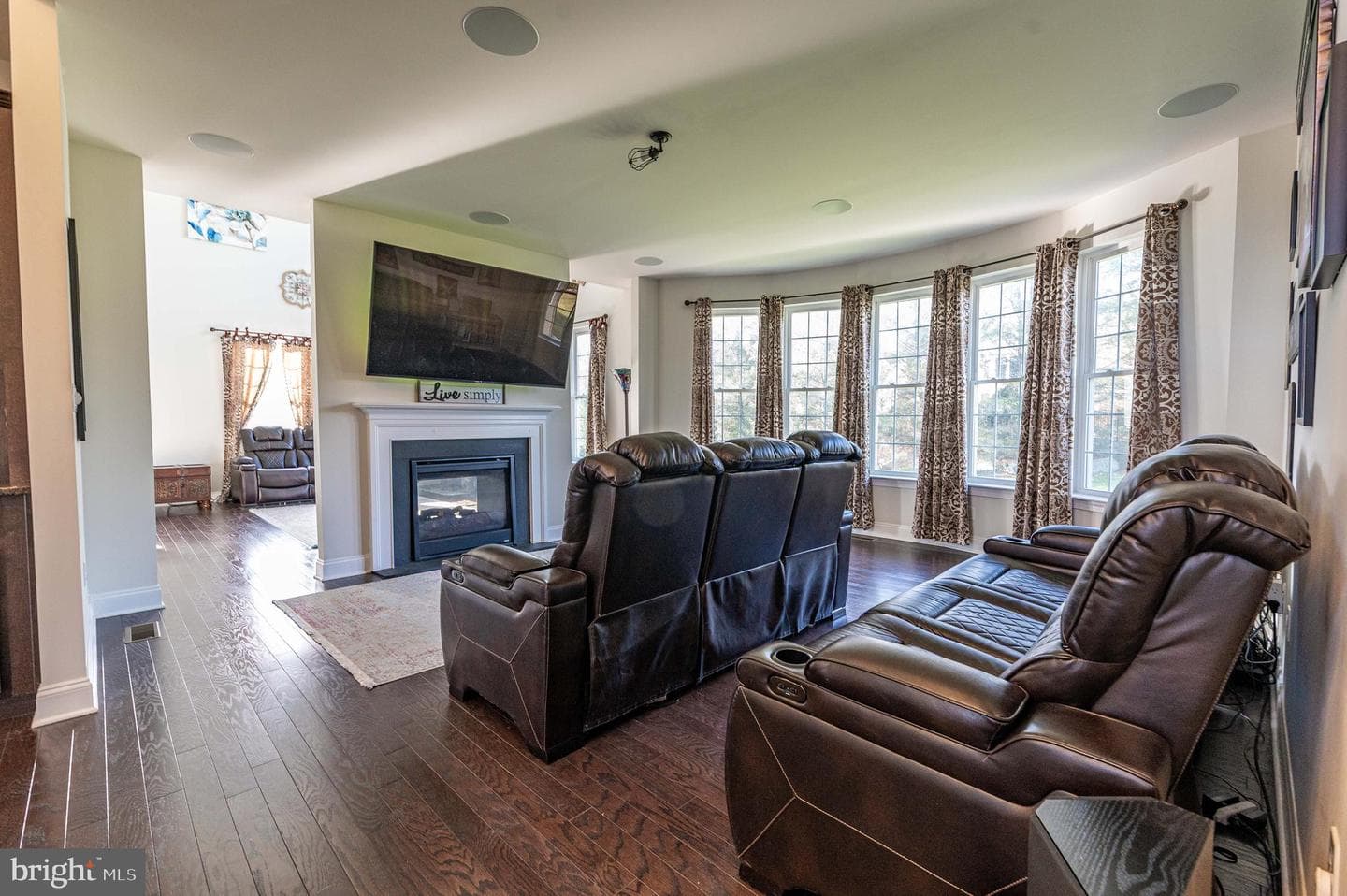 62 Surrey Drive photo 3