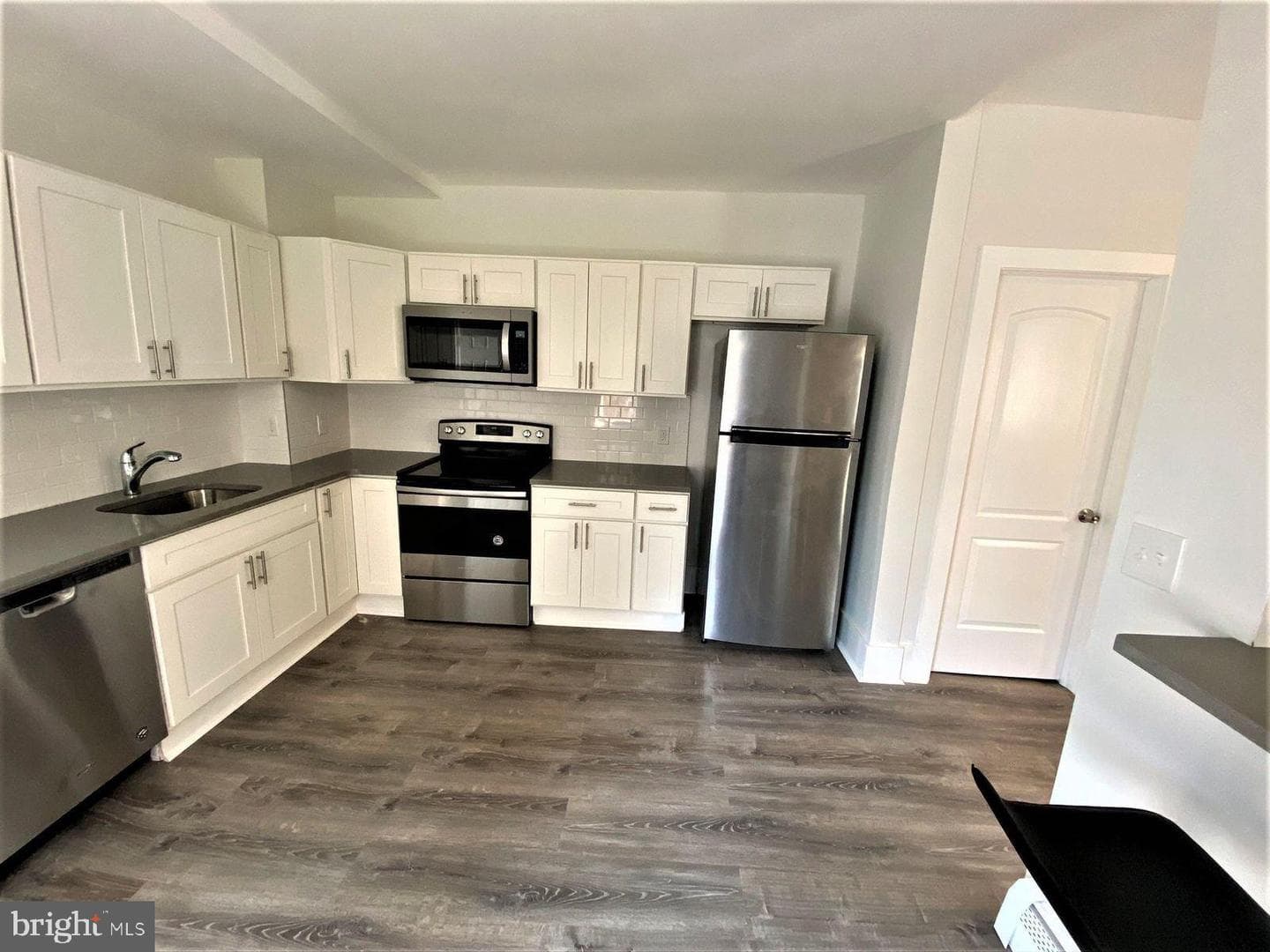 515 Thomas Street photo 6