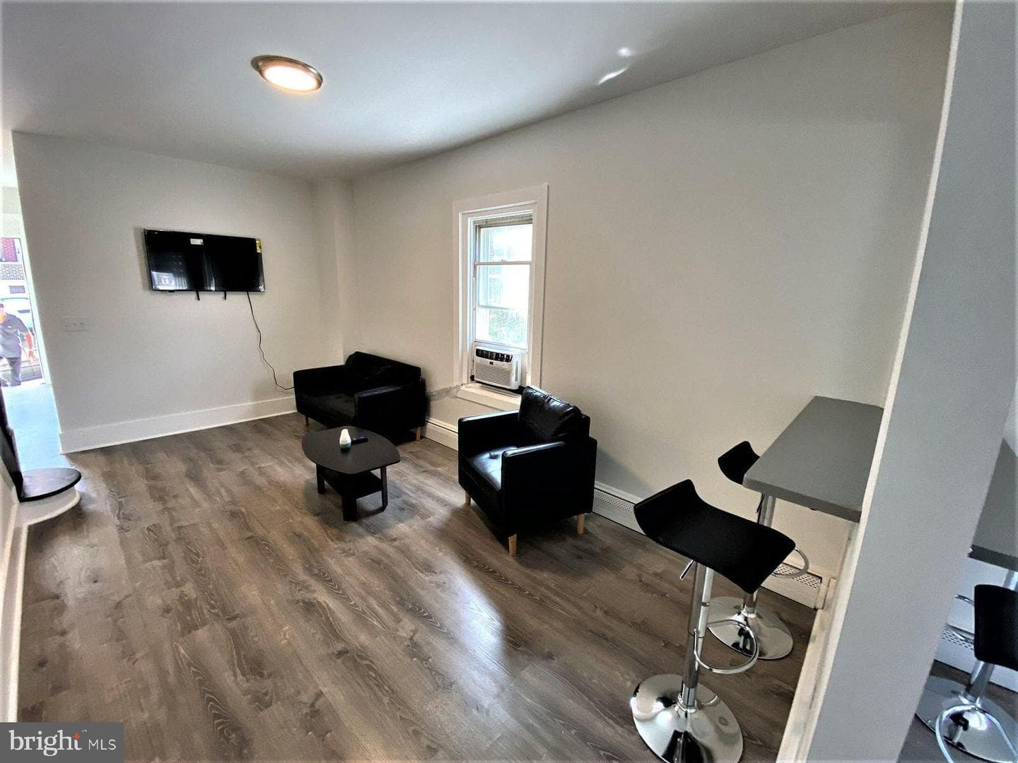 515 Thomas Street photo 8