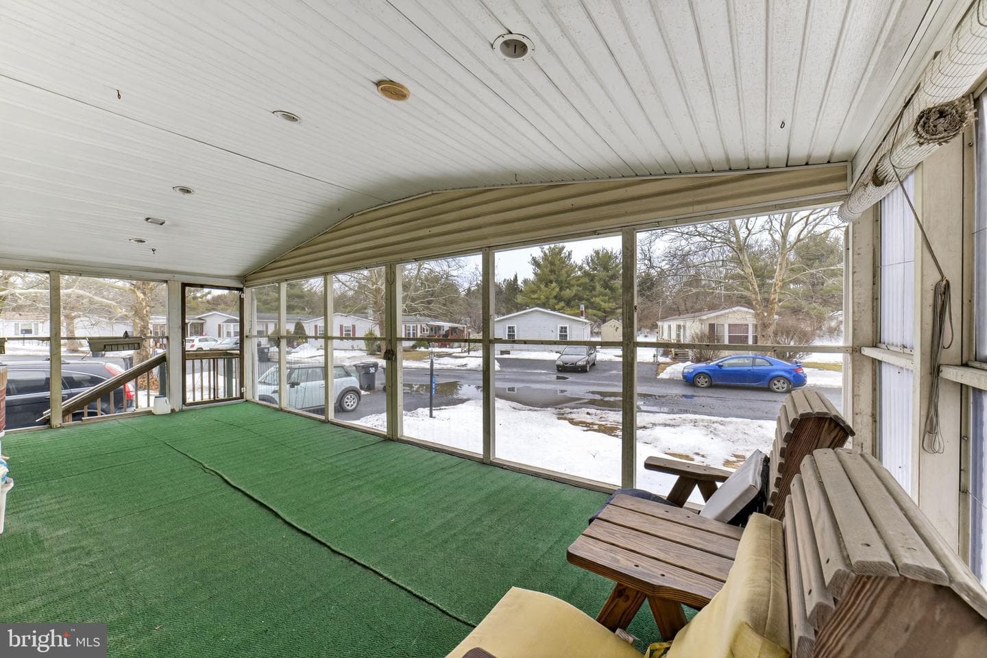 182 Greenbriar Dr S photo 18