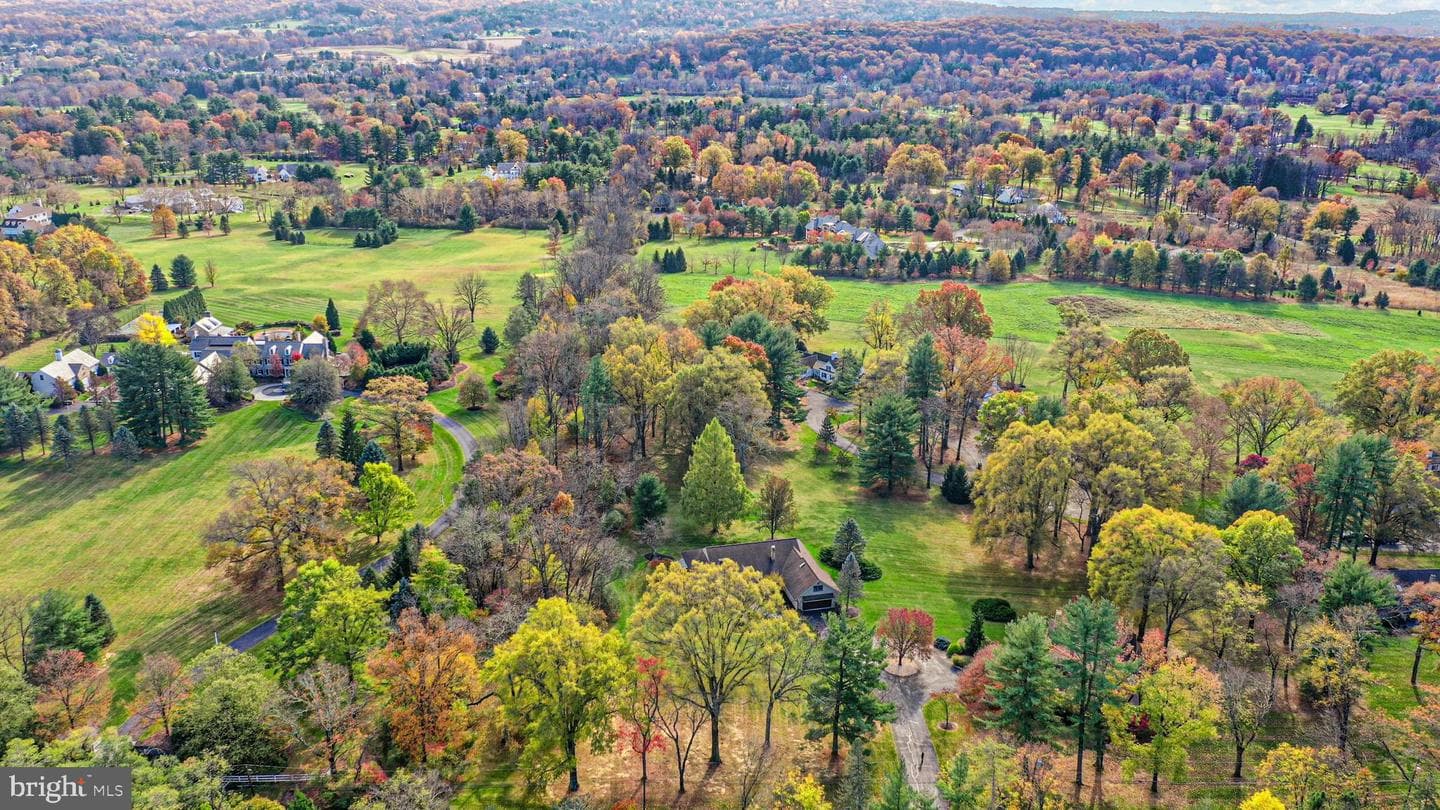 1588 Saucon Valley Road photo 32