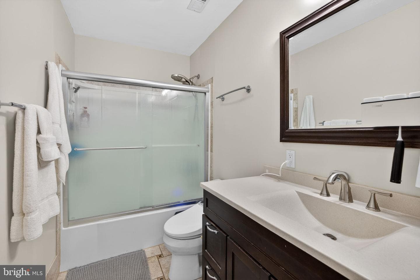 1386 Jefferson Street photo 18