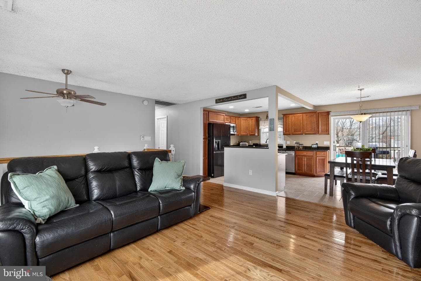 1386 Jefferson Street photo 4