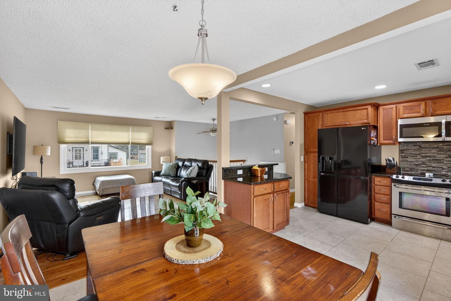 1386 Jefferson Street photo 8