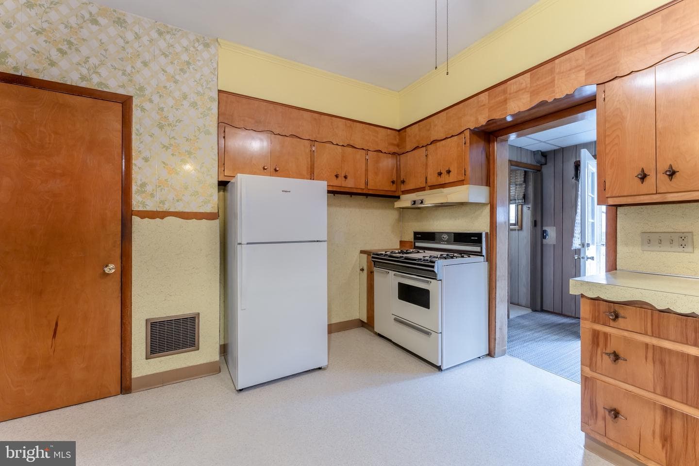 1242 Ferry Street photo 12
