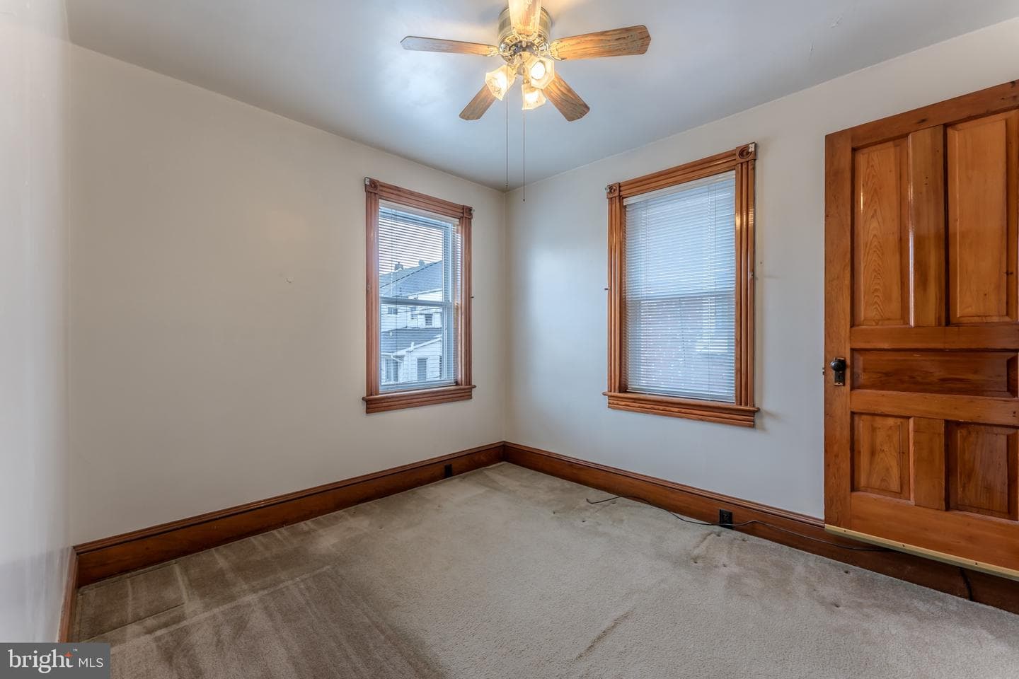 1242 Ferry Street photo 23