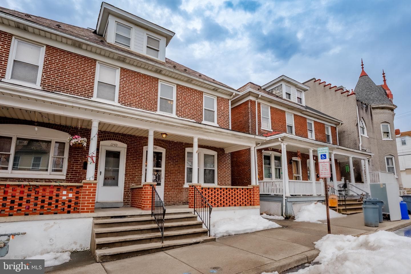 1242 Ferry Street photo 3