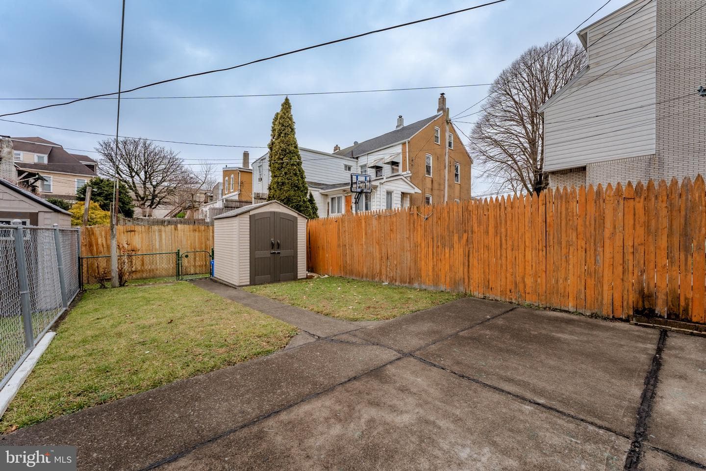 1242 Ferry Street photo 33
