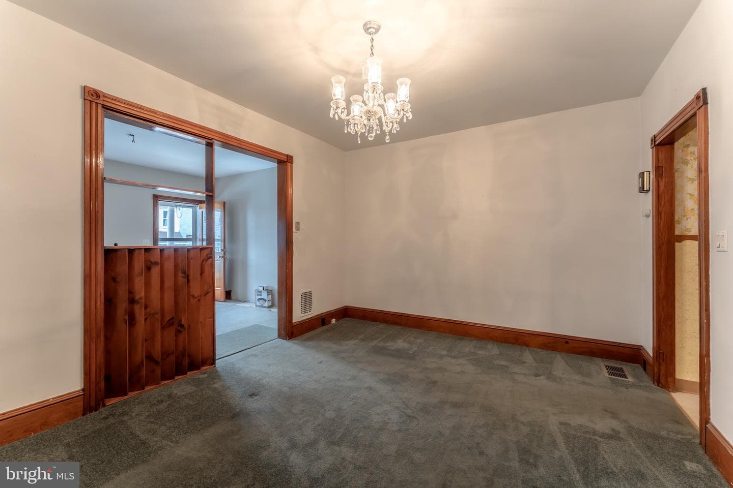 1242 Ferry Street photo 8