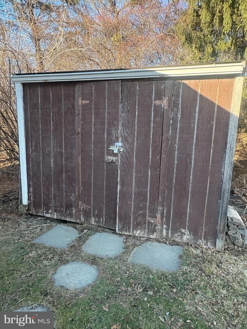 110 Greenbriar Drive N photo 4