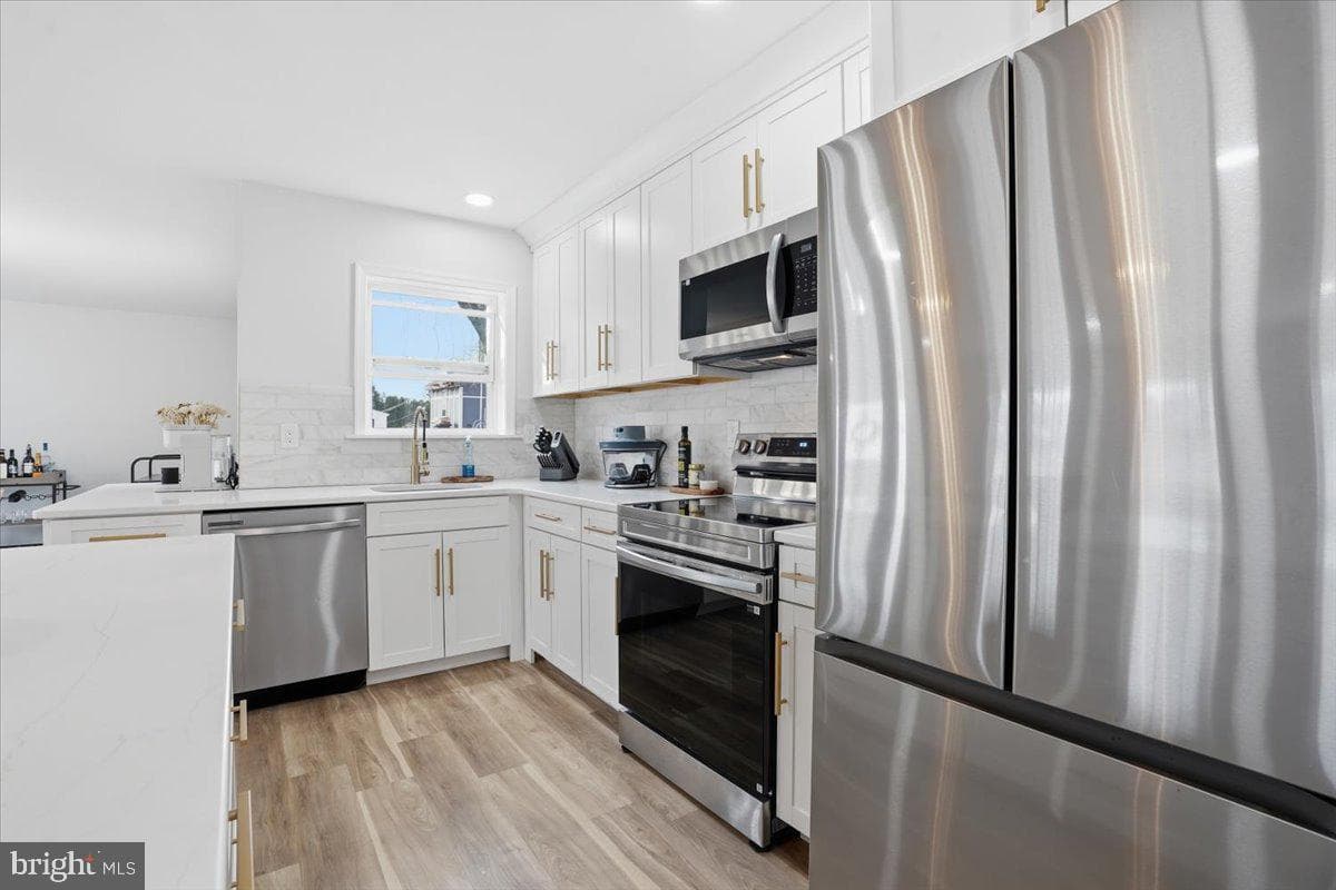 1647 4th Street photo 22