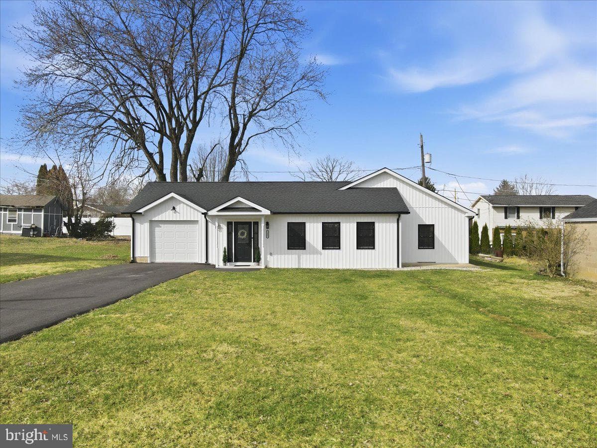 1647 4th Street photo 4
