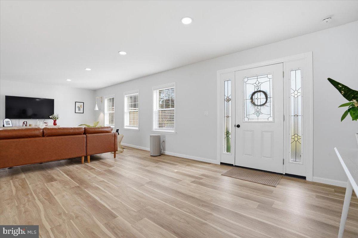 1647 4th Street photo 7