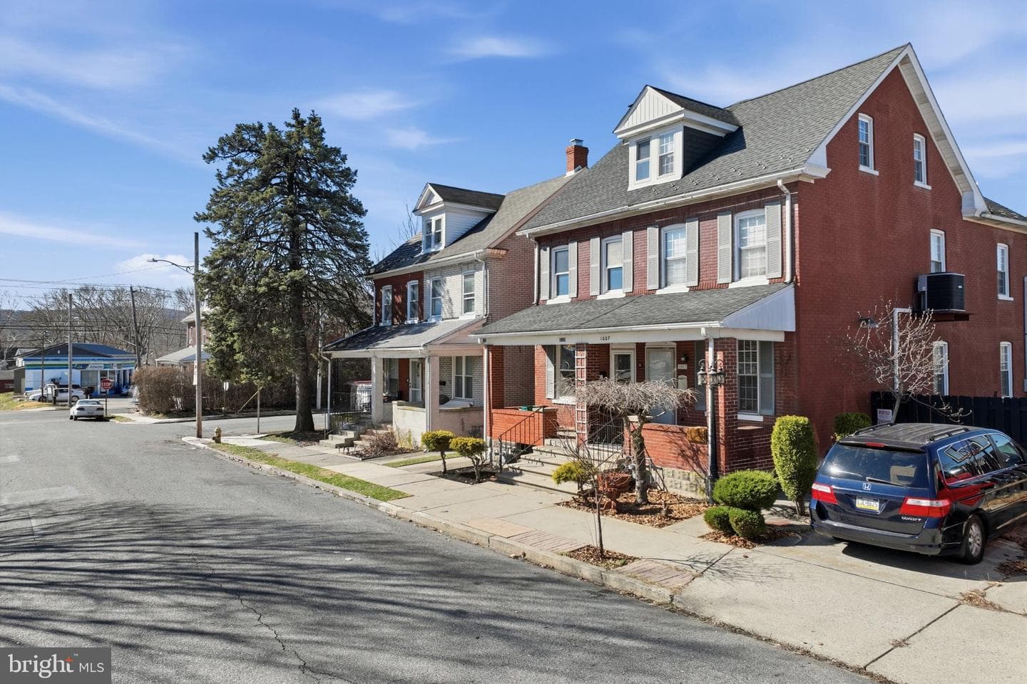 1005 Wood Street photo 4