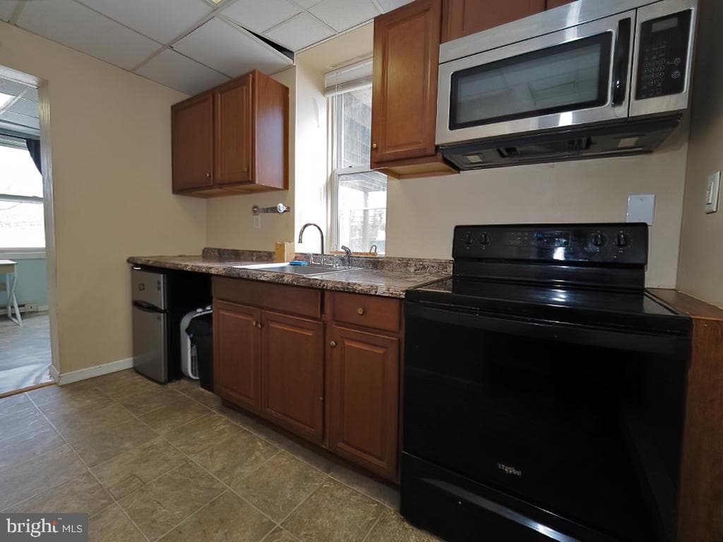 305 W 8th Street photo 20