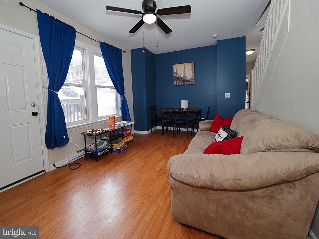 305 W 8th Street photo 6