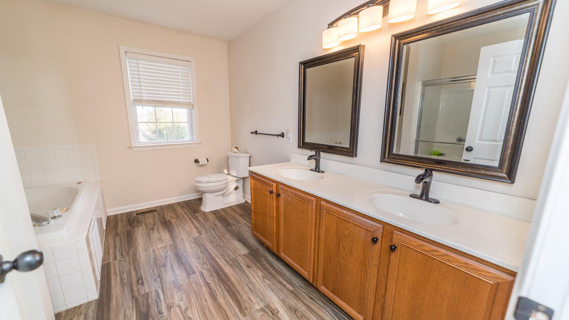 2305 Sheffield Drive photo 25