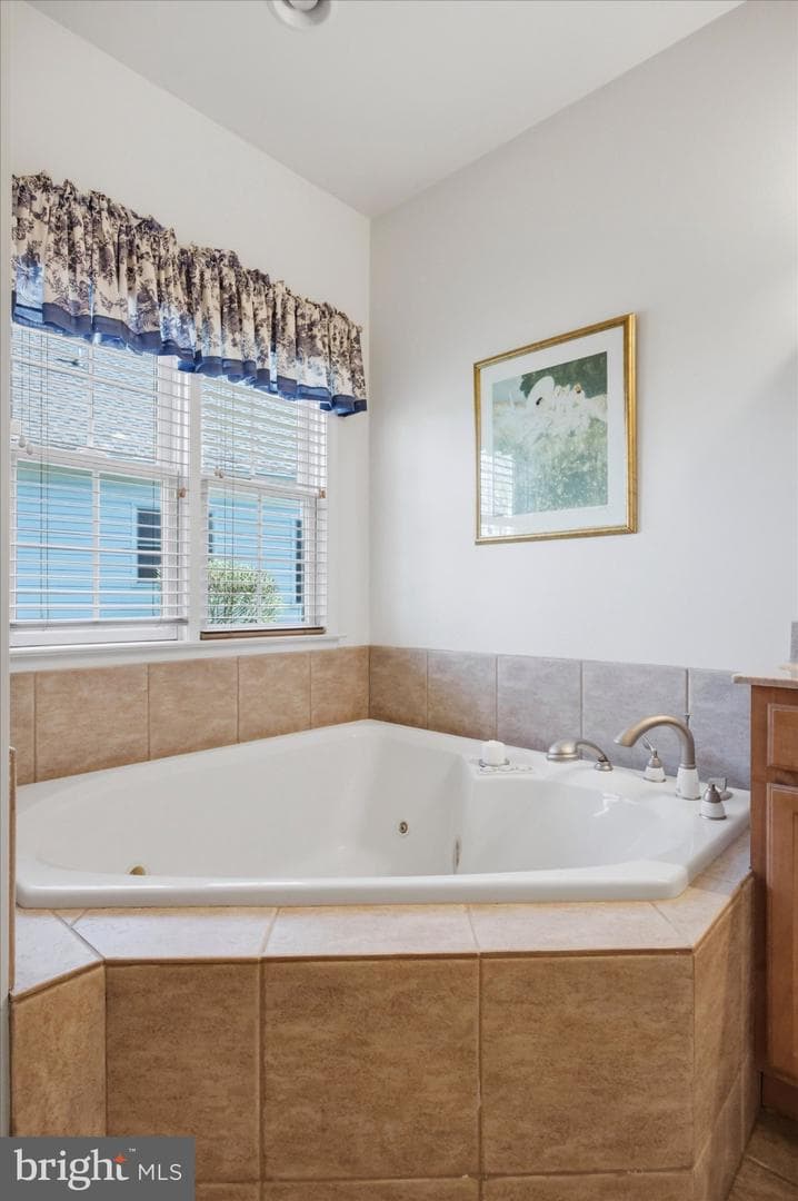 158 Glenmoor Circle N photo 32
