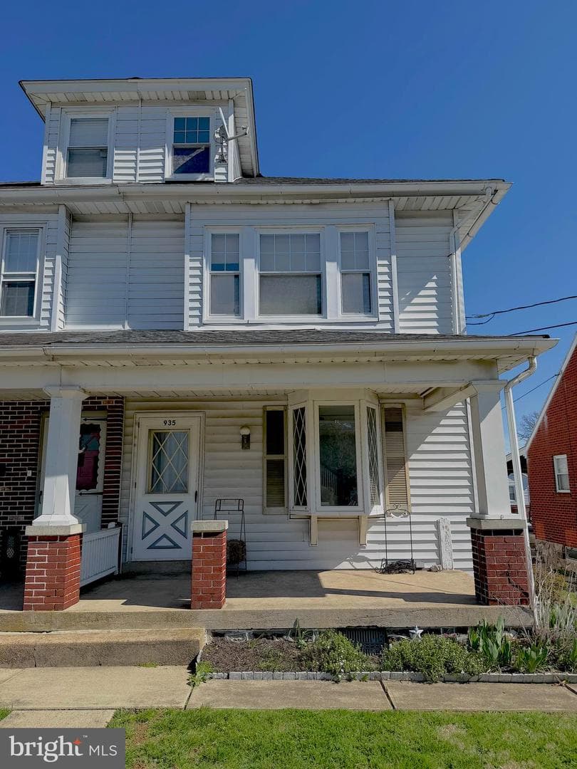 935 Easton Road photo 2