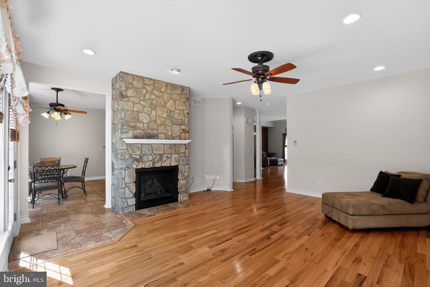 186 Oakmont Court photo 11