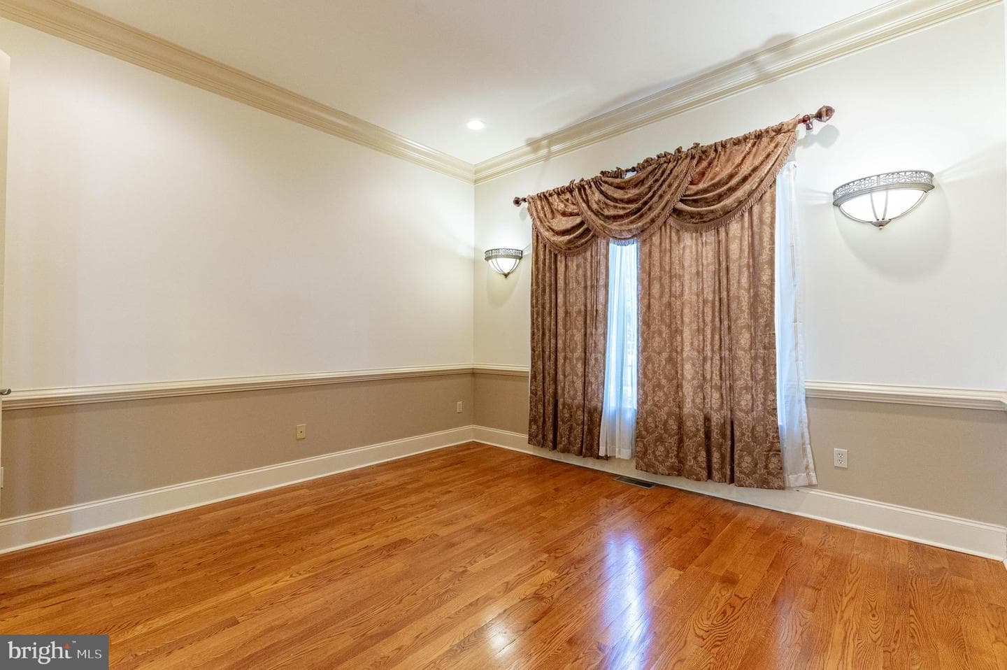 49 Crest Boulevard photo 17
