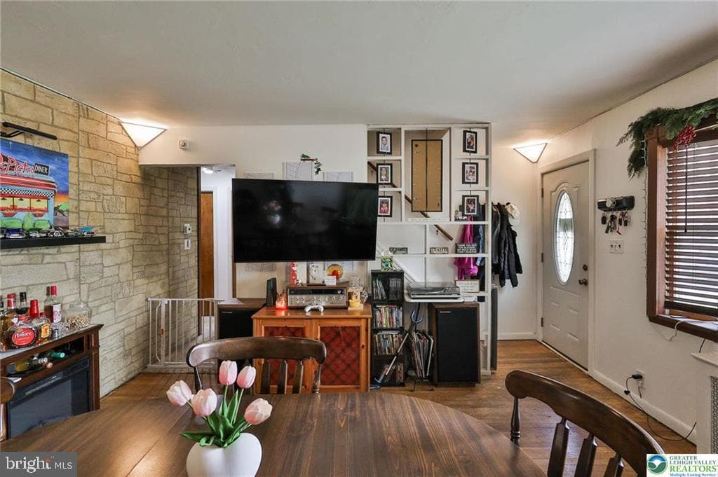 3033 Mission Road photo 12