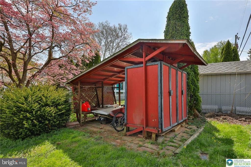 3033 Mission Road photo 45